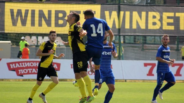 Ботев загрява за Лудогорец с Марица