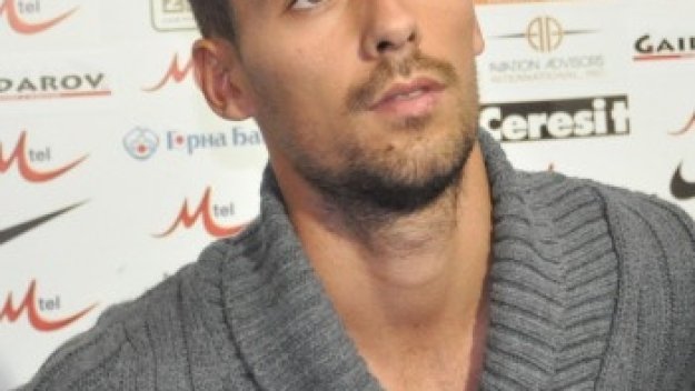 Германци оглеждат Нуно Пинто