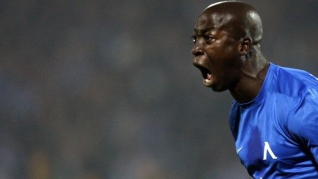 Рединг се подиграва на Левски