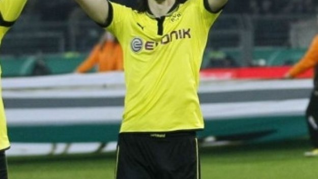Суботич преподписа с Дортмунд