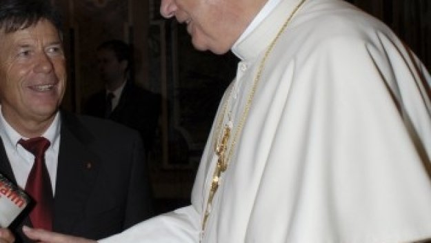 Хьонес кани Папата в Байерн