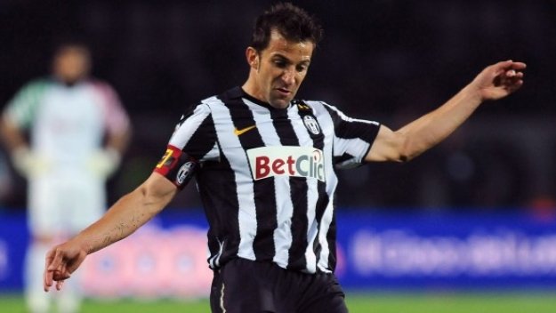 Дел Пиеро преподписа с Ювентус за още една година