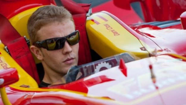 Зетят на Стоичков ремонтира коли