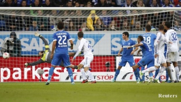 Хофенхайм спъна Шалке в борбата за титлата