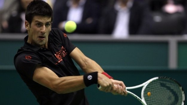 Джокович продължава наказателната си акция в Ротердам