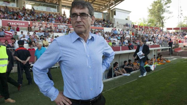 Депортиво уволни треньора