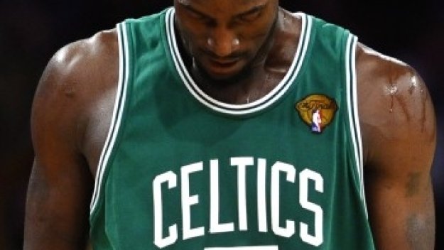 Бостън загуби Гарнет и падна от Детройт