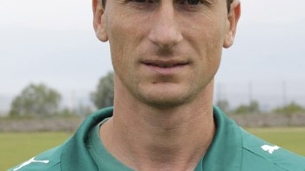 Фенове натирили защитник от Пирин