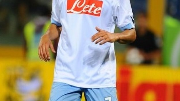 Кавани взима 200 бона бонус, ако вкара 30 гола за Наполи