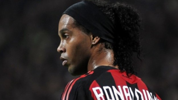 Роналдиньо бесен: Така не се играе!