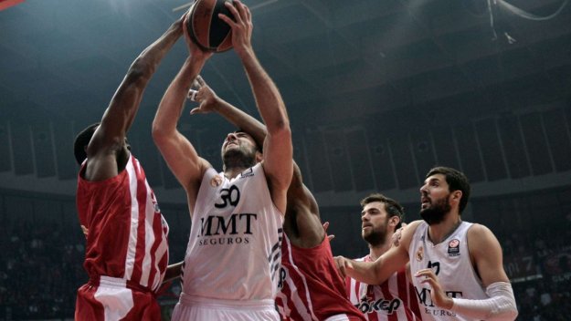 Олимпиакос и Панатинайкос с нови победи в Евролигата