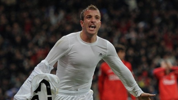 Реал Мадрид потвърди за Ван дер Ваарт