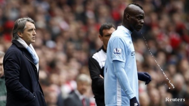 Манчини гони Балотели през лятото