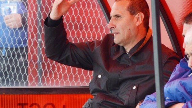 Удар за Левски, Херо им отказа