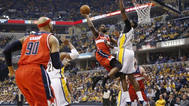 Уизърдс смазаха Индиана и останаха живи