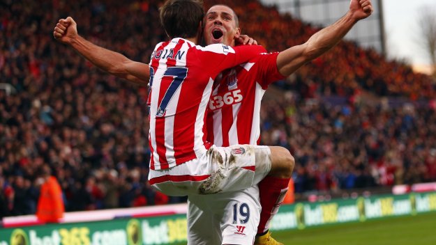 Стоук пак шокира Арсенал