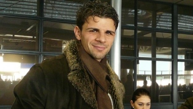 Валентин Илиев официално подписа със Стяуа