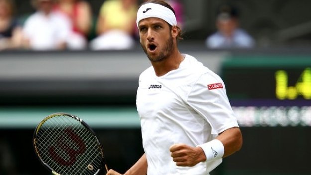 Фелисиано Лопес с трудна победа на старта в Гщаад