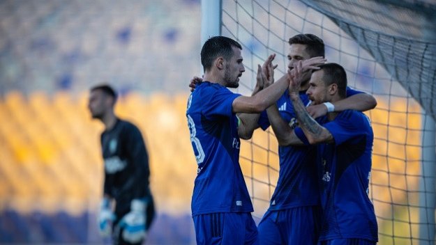 Изпуснал титлата в чужбина клуб извади пачките за звезда на Левски