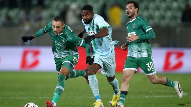 Лудогорец ще играе утре за три точки и... главата на Мота