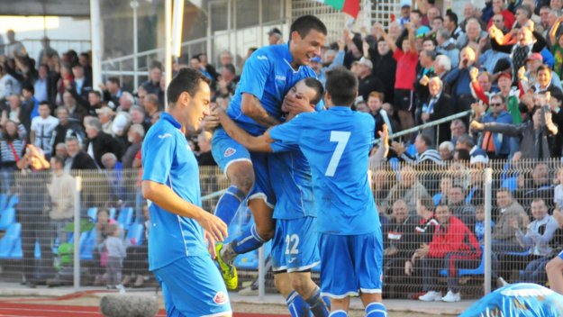 Монтана също тегли здрав пердах на слабия Левски