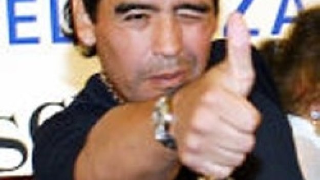 Марадона излиза отново на &quot;Сао Паоло&quot; в Неапол