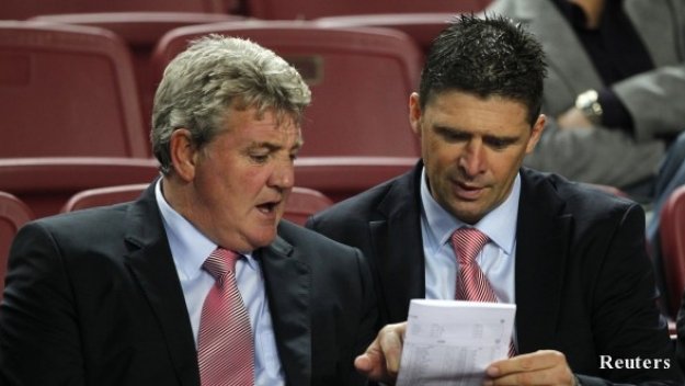 Стив Брус и Алън Кърбишли с най-големи шансове да поемат Уулвърхемптън