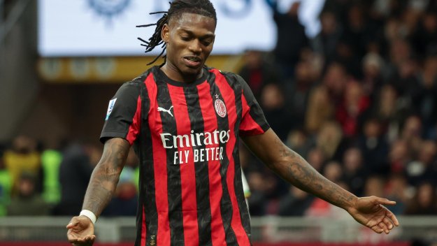 Грандове в битка за Рафаел Леао