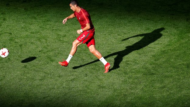 Байерн с официално изявление относно трансферa на Роналдо