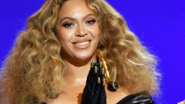 Бионсе бе звездата на шоуто, с което НФЛ дебютира в Нетфликс