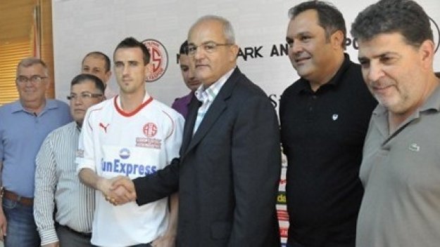 Левски лъже за цената на Минев