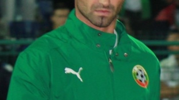 Коловати скъса с футбола, отваря школа в Япония