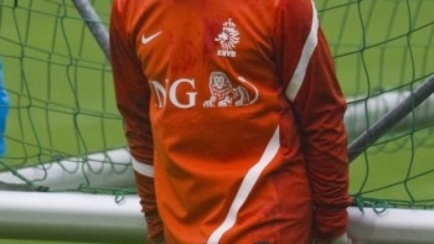 Ворм остава верен на &quot;лебедите&quot;