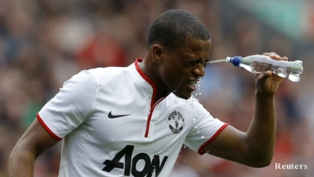 От Юнайтед ще предложат нов едногодишен договор на Патрис Евра