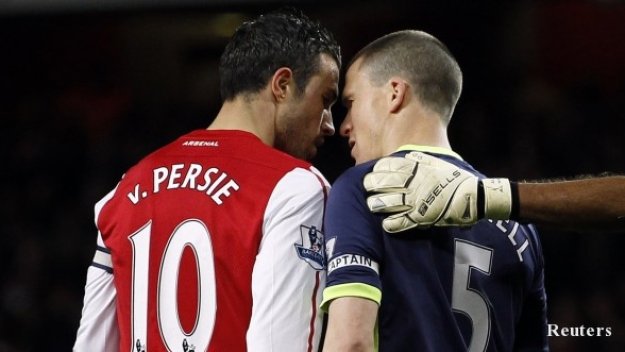 Робин ван Перси: Победата срещу Челси е задължителна