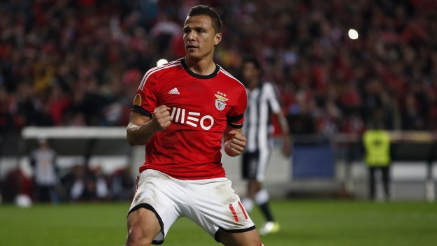 Ливърпул се оглежда в португалския пазар