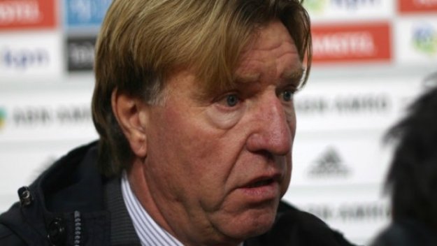 Бивш треньор на Аякс иска 280 бона да води &quot;лъвовете&quot;