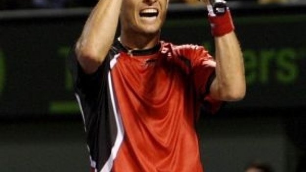 Давиденко попари Родик! На финала излиза срещу Надал