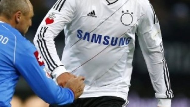 Куп звезди на бенефиса на Балак тази вечер