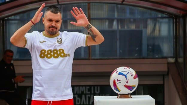 Валери Божинов се просълзи заради Боби Михайлов