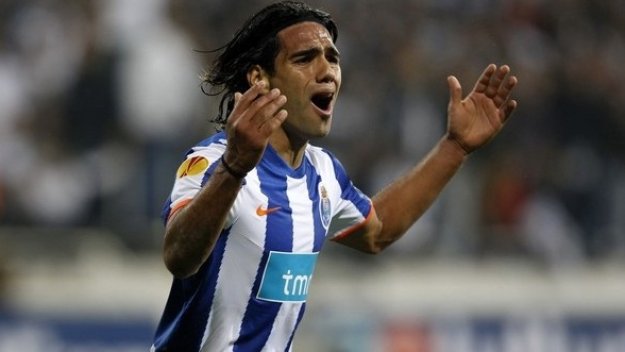 И с 9 души на терена Порто разби на пух и прах Бешикташ