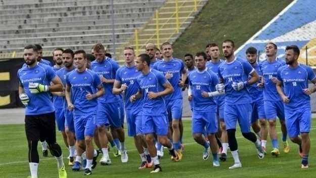 Срамно: Левски изгони юношите си от Малта заради чужденците