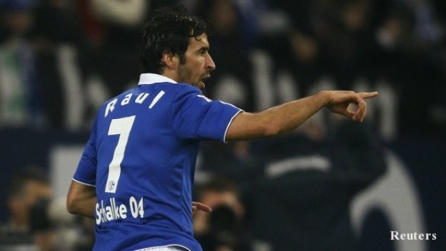 400 гола за Раул!