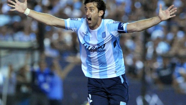 Диего Милито с два гола в Аржентина