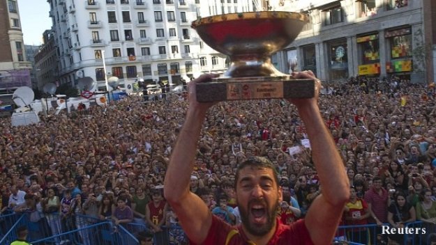 Хиляди празнуваха с Испания титлата от Евробаскет