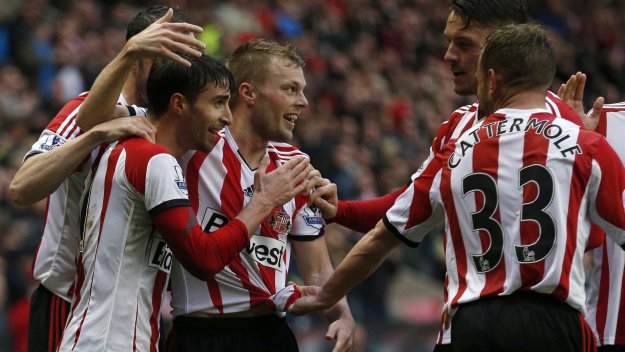 Ларсон остава верен на "черните котки"