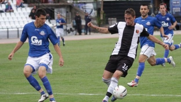 Шампионът на Китай поиска халф на Локо (Пд)