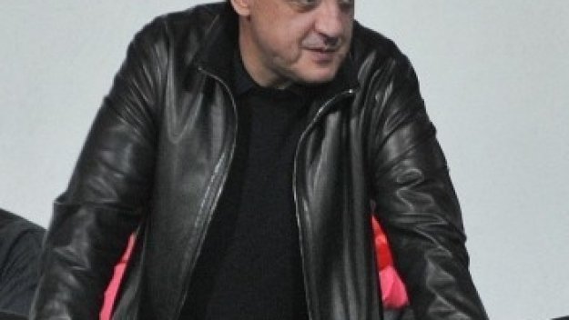 &quot;Титан&quot; се подмазва на &quot;армейските&quot; фенове