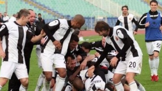 Много тичане и намусени лица на тренировката на Локо Пловдив