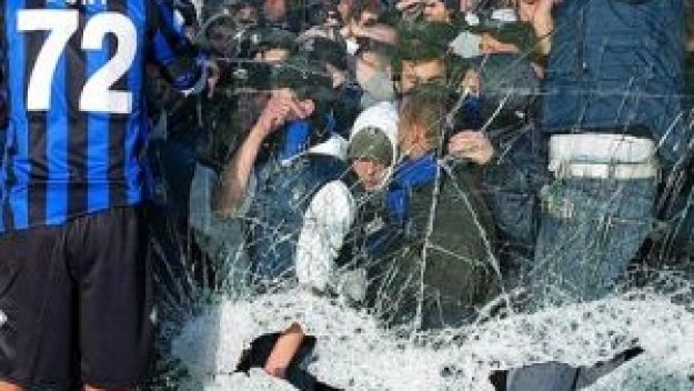 Милан бие Аталанта служебно?